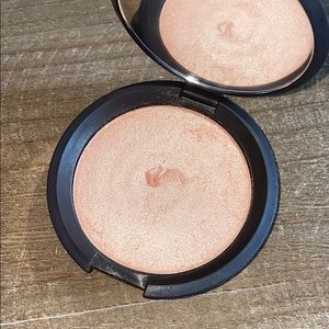 Becca Champagne POP Highlight